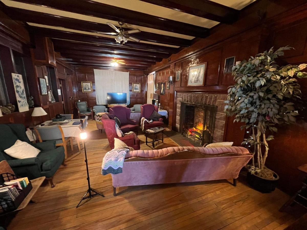 Red Rock Inn Exterior photo